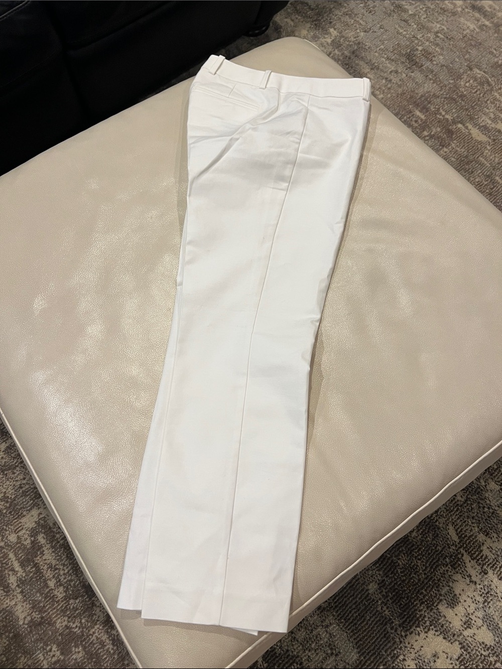 White Women’s Slim cropped pants